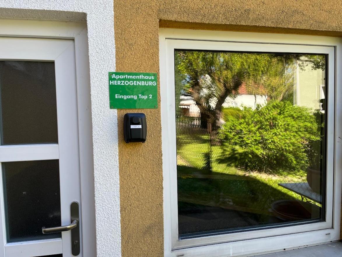 Haus Herzogenburg - Ferienwohnungen Exterior foto